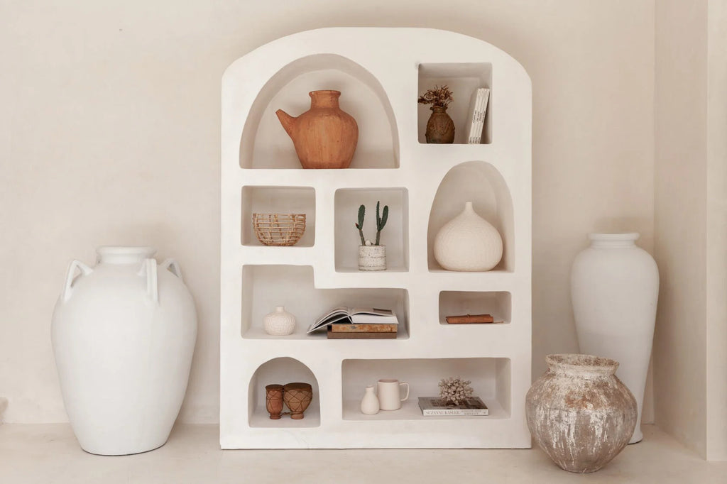 Le meuble en forme d'arche et de niche de Santorin