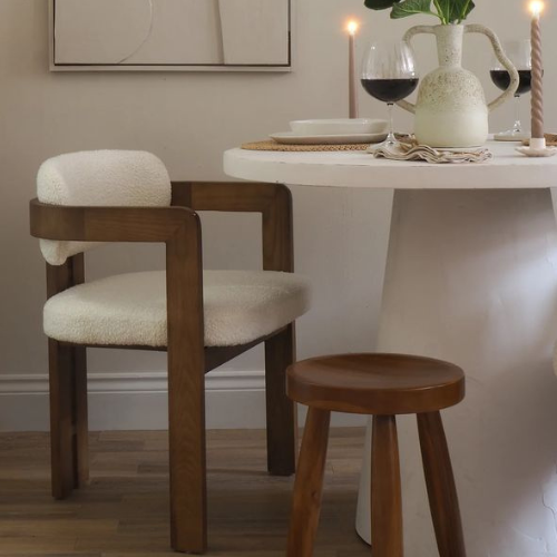 Chaise en Bois Massif et Tissu – Élégance Contemporaine et Confort