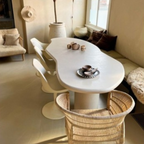 Table à Dîner en Béton Ciré – Forme Organique