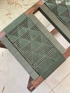 Banc en Bois de Noyer et Fil Nylon - Élégance et Polyvalence